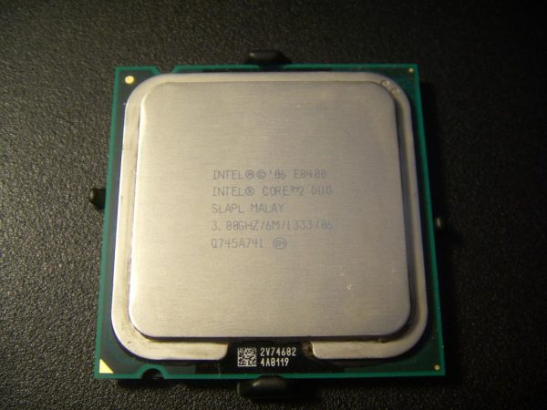 CORE 2 DUO E8400 TRAY + FAN
